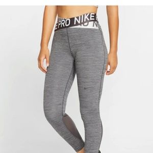 Women's Nike Pro 7/8 tights
